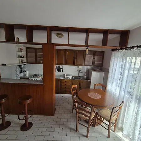 Apartman Mazzarolli Jadranovo