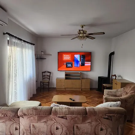 Apartman Mazzarolli Jadranovo